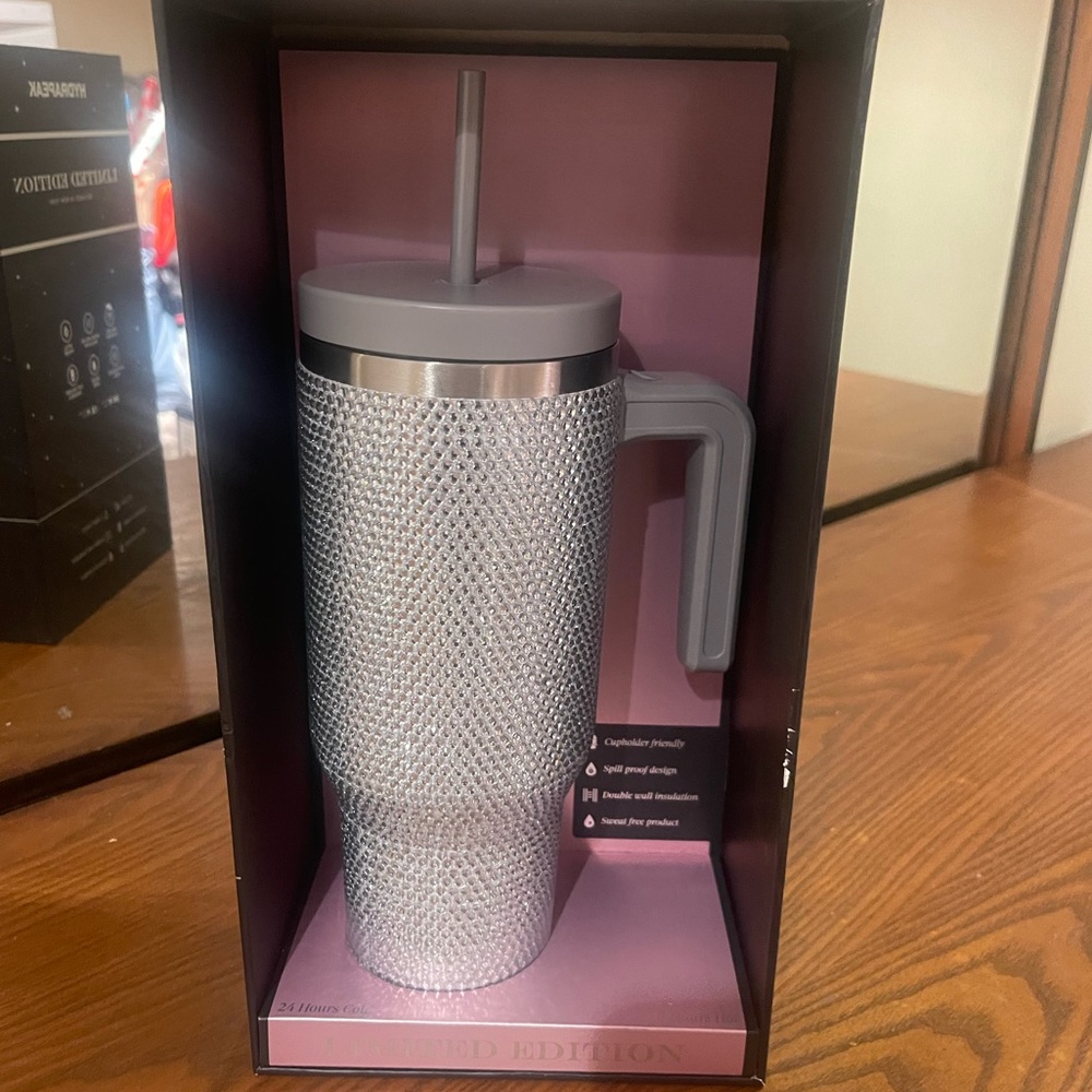 Hydrapeak Limited Edition Bling Rhinestone 40oz Steel Tumbler